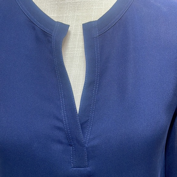 Lafayette blue silk blouse with flirty sleeves - Picture 2 of 5